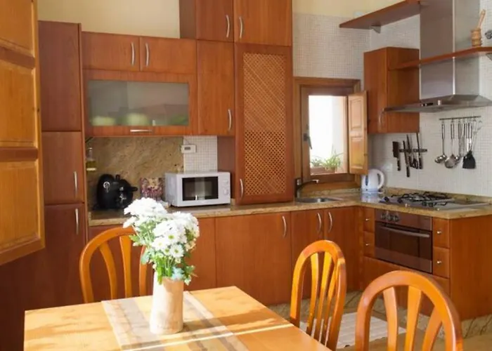 Luminous Loft In Historic Centre דירה